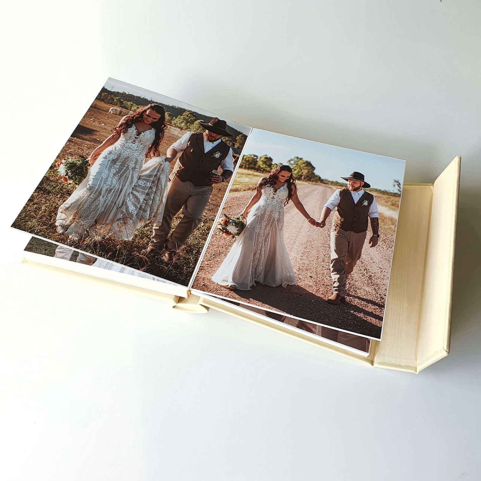 <strong>- 60% off FINAL STOCK - </strong>5x7"- 30 Photo - Classic Flip Cover Peel'n'Stick Photo Album - VERTICAL ivory The Photographer's Toolbox PD Custom Product  The Photographer's Toolbox