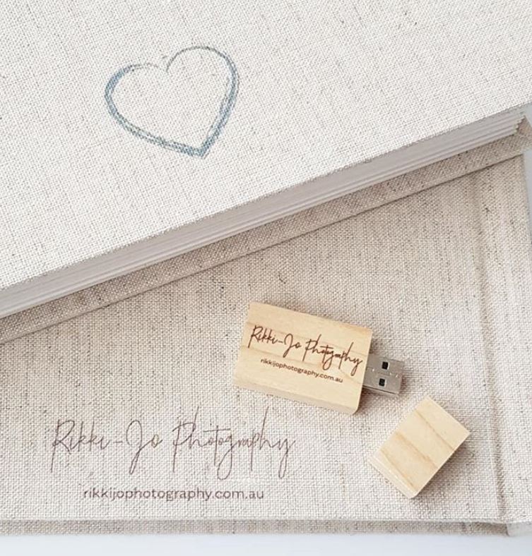 <strong> 60% off FINAL STOCK </strong> Matted Photo Album: 10x8" - 6 Photo - HORIZONTAL The Photographer's Toolbox Matted Albums 20.80 The Photographer's Toolbox