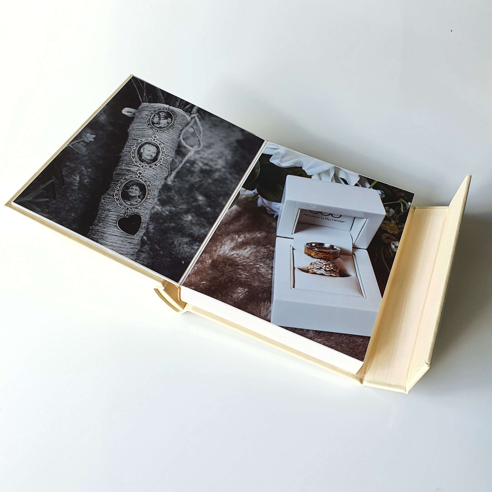 <strong>70% off  - FINAL STOCK</strong>  'Classic Flip Cover' Peel'n'Stick Photo Album - 5x7"- 20 photo - VERTICAL ivory The Photographer's Toolbox Peel'n'stick Album 10.20 The Photographer's Toolbox