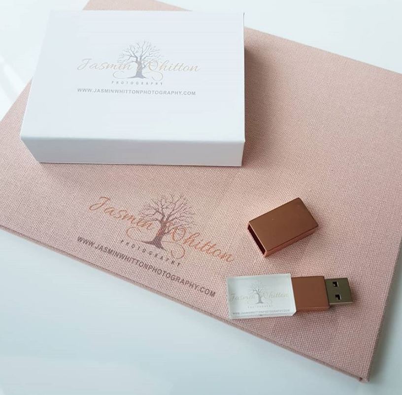 Crystal USB with a metal lid The Photographer's Toolbox USBs 23.00 The Photographer's Toolbox