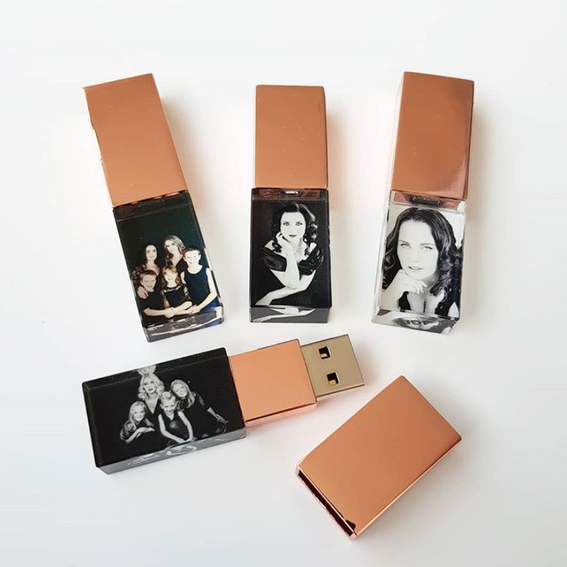 Crystal USB with a metal lid The Photographer's Toolbox USBs 23.00 The Photographer's Toolbox