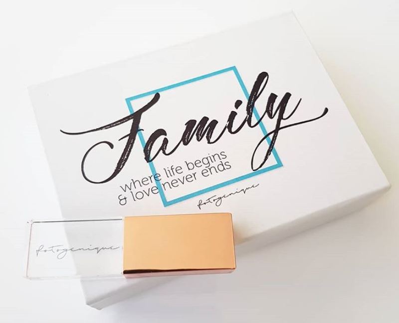 Presentation box for Crystal or Jeweled Heart USBs - <b>Includes free logo print.<b/> The Photographer's Toolbox  17.00 The Photographer's Toolbox